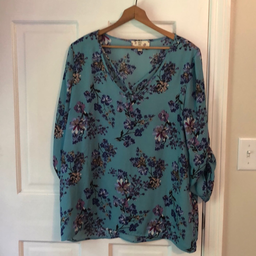 Blue floral shirt XL